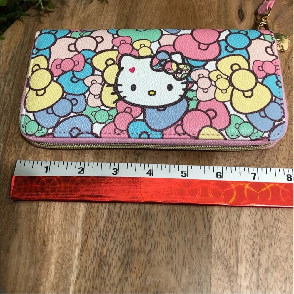 Sanrio NWT hello Kitty Wallet - Picture 5 of 7